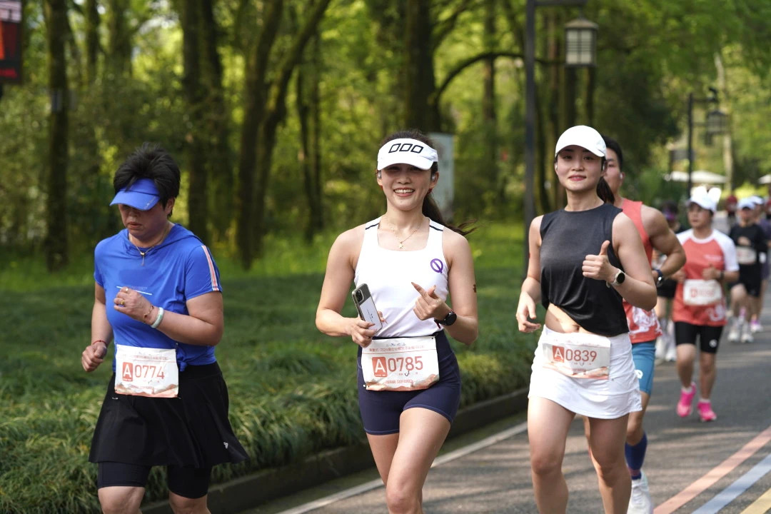 仙女集结，跑入仙境，这场最“仙”马拉松美绝了